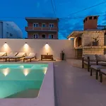 Apartment Jakov With A Pool
