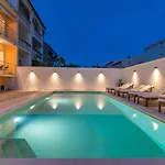 Apartment Jakov With A Pool