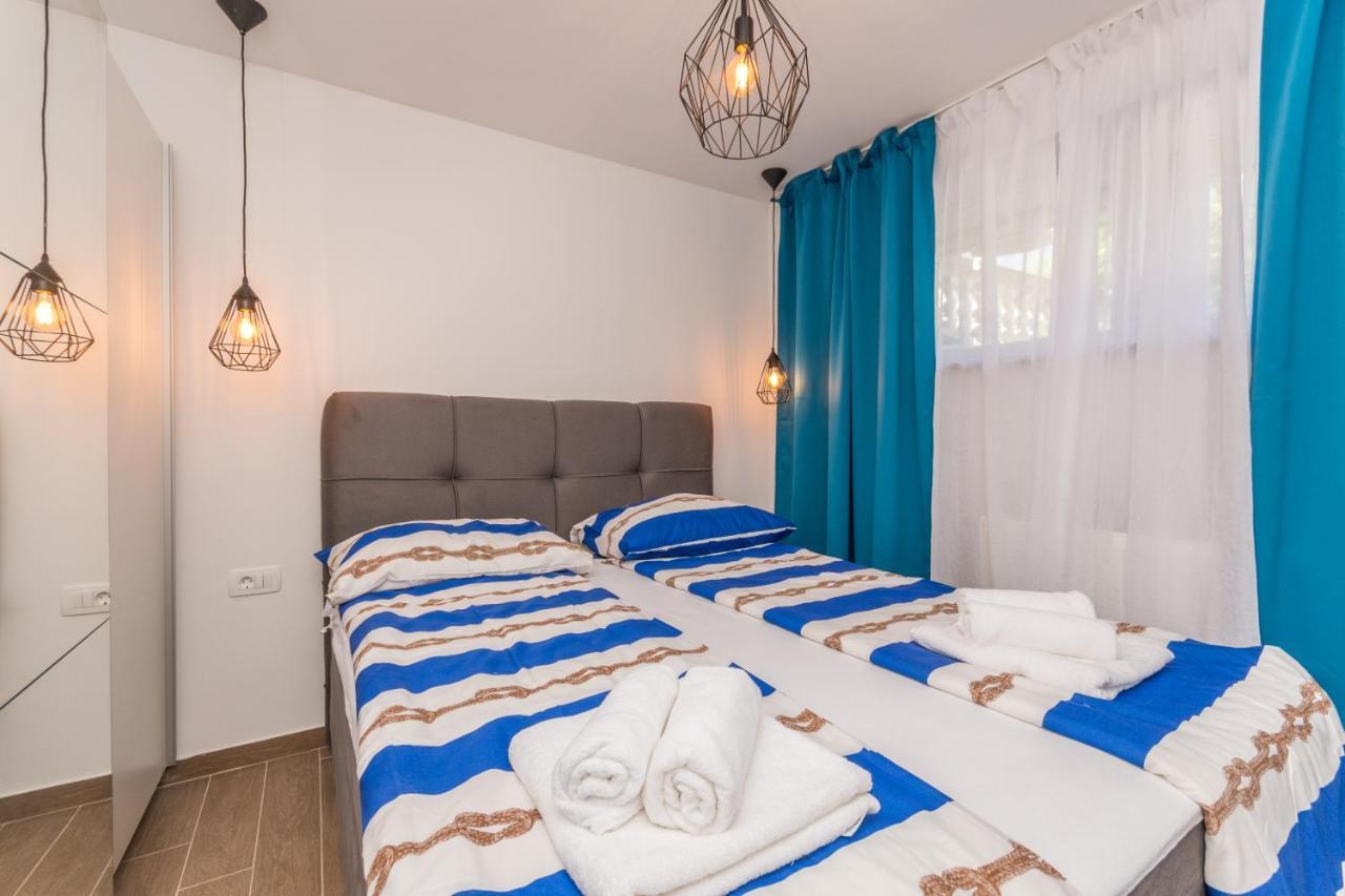 Jakov With A Pool Apartment *