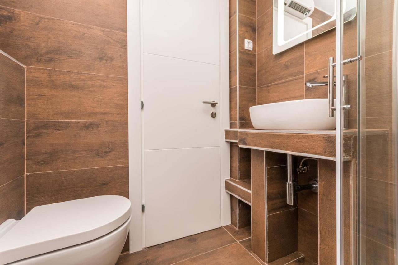 Jakov With A Pool Apartment *