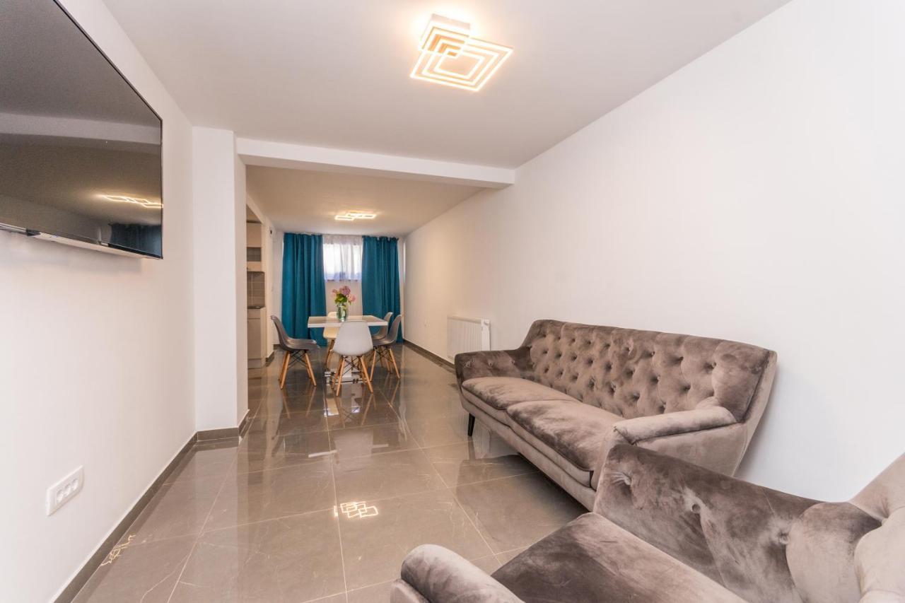 Jakov With A Pool Apartment *