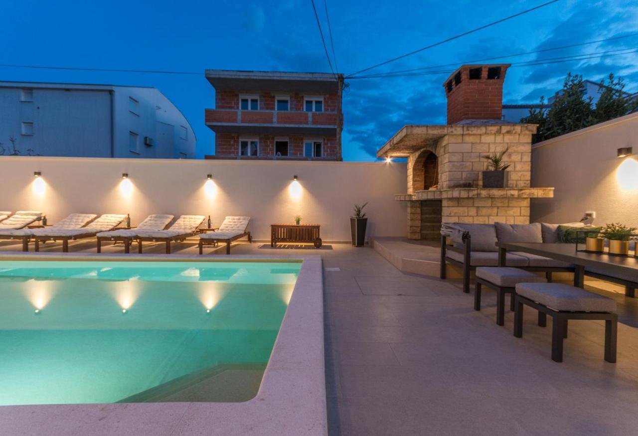 Jakov With A Pool Apartment Zadar