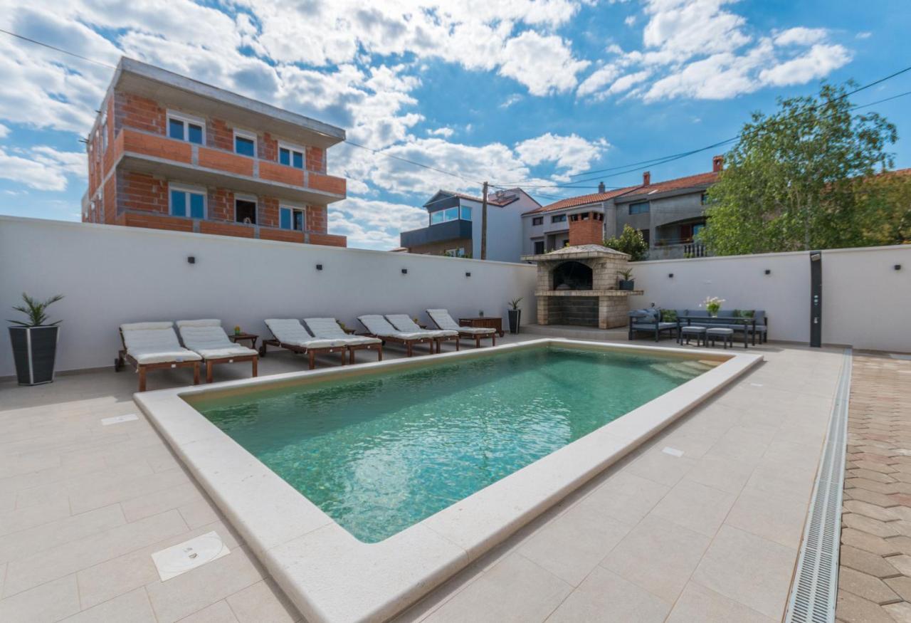 Jakov With A Pool Apartment Zadar