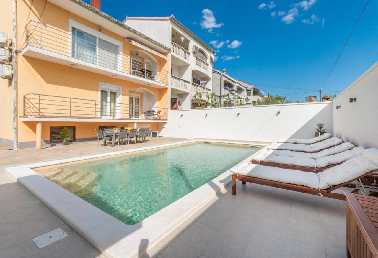 Jakov With A Pool Apartment *